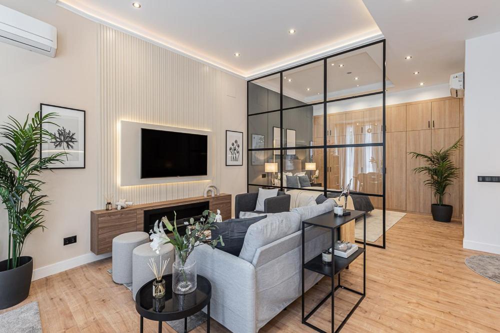 Exyca Embajadores Apartamento