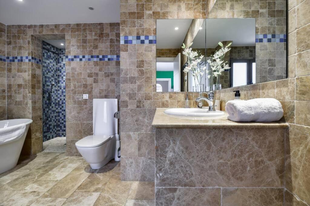 Big Stylish And Modern In Centre Apartment Madrid