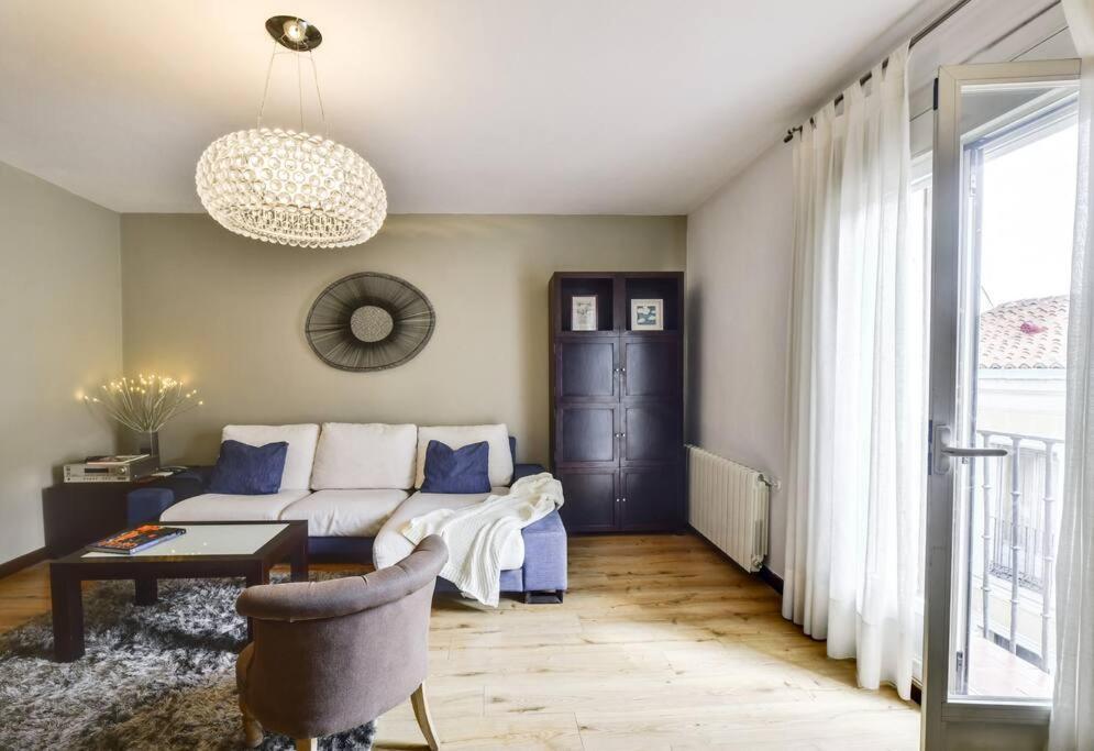 Big Stylish And Modern In Centre