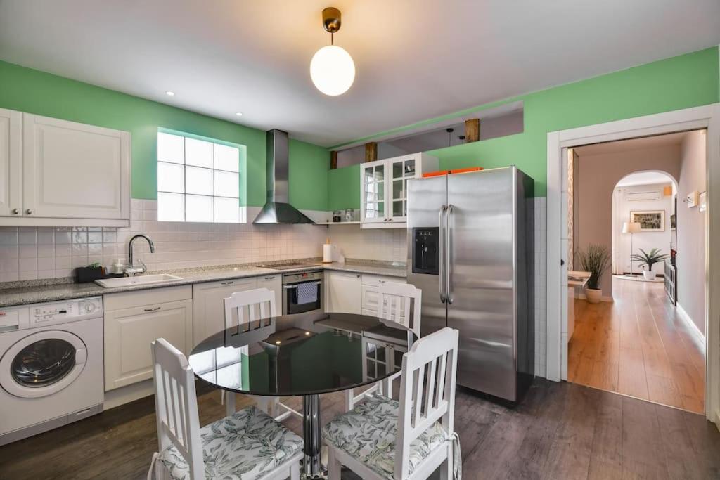 Big Stylish And Modern In Centre Apartment Madrid