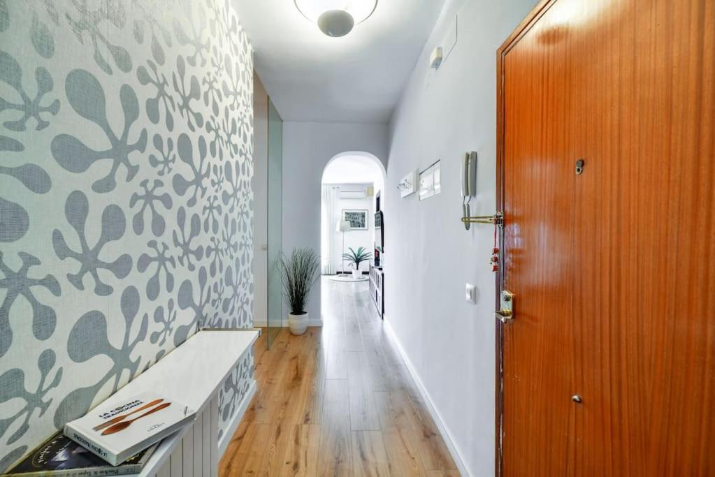 Big Stylish And Modern In Centre Apartment Madrid