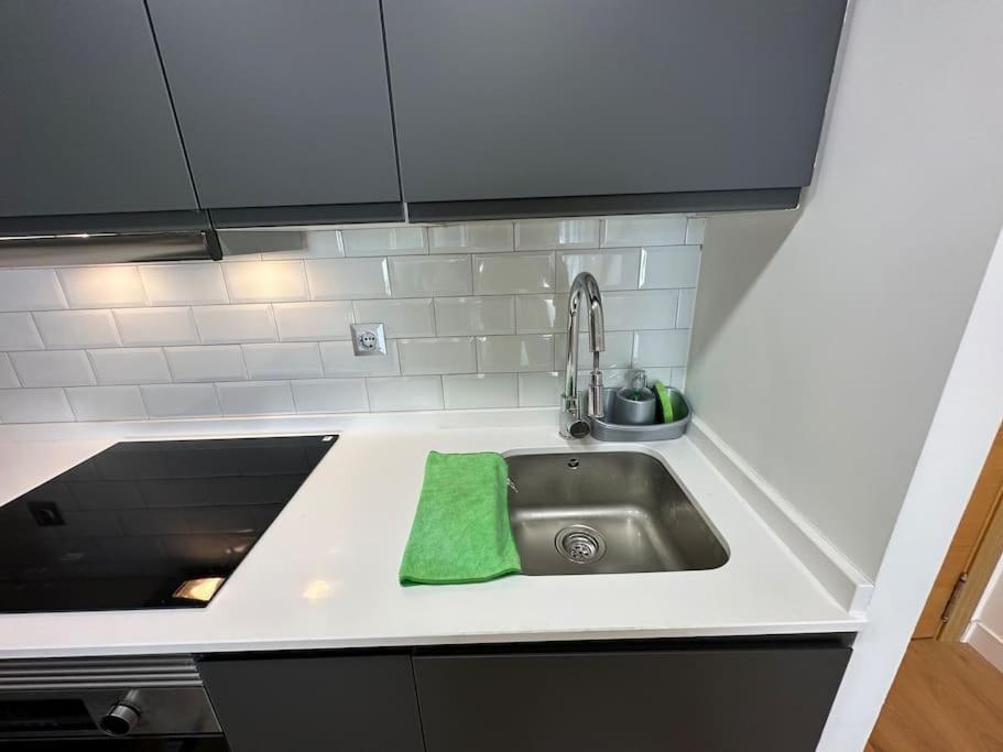 Living - Cuatro Vientos Apartamento *