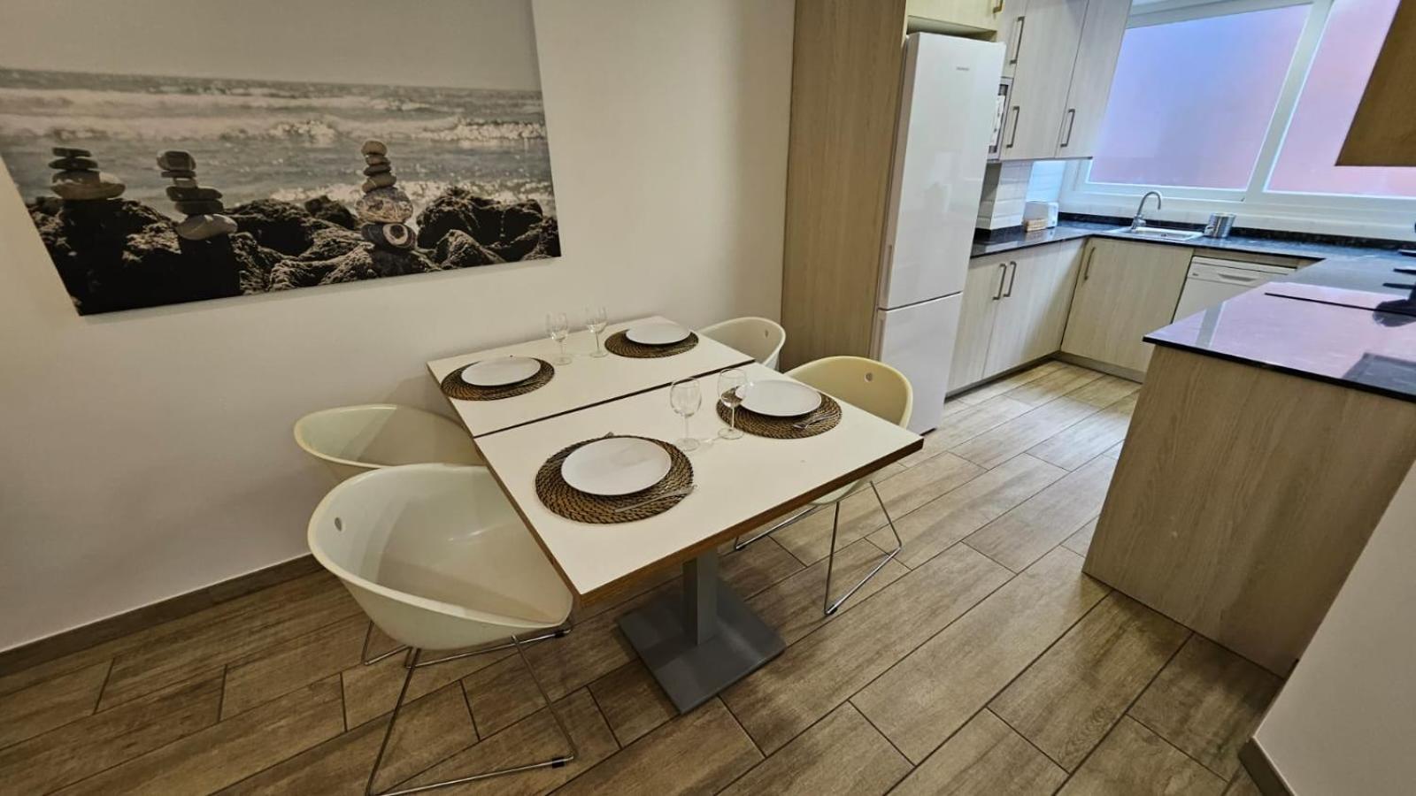 Luminoso 6 Personas Pueblo Nuevo Appartement