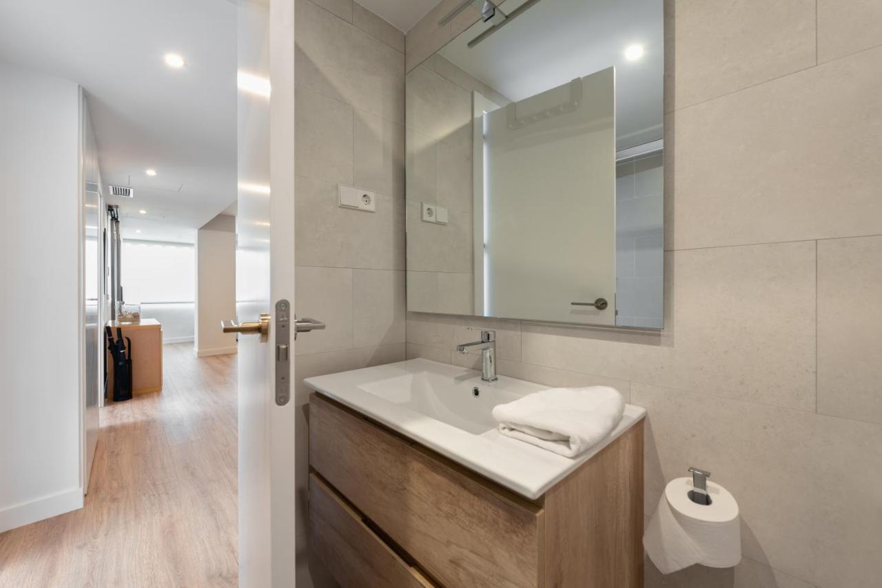 2 Bedroom 2 Bathroom Furnished - Salamanca - Bright & Stylish - Mintystay Apartamento Madrid