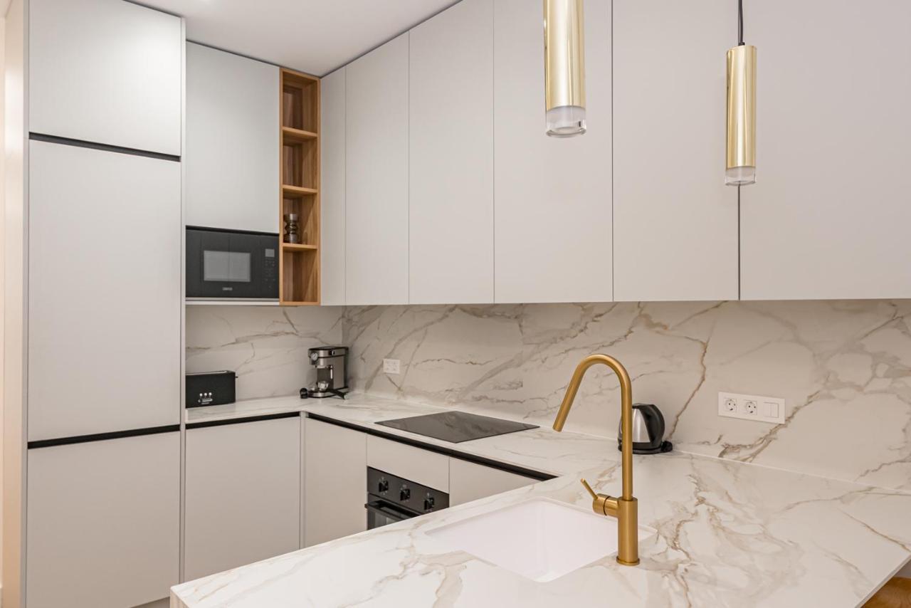 Lalatina Iv Calle Conde De Romanones 4br 4bh Appartement