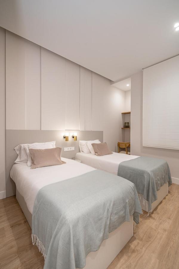 Apartamento Lalatina Iv Calle Conde De Romanones 4br 4bh Madrid