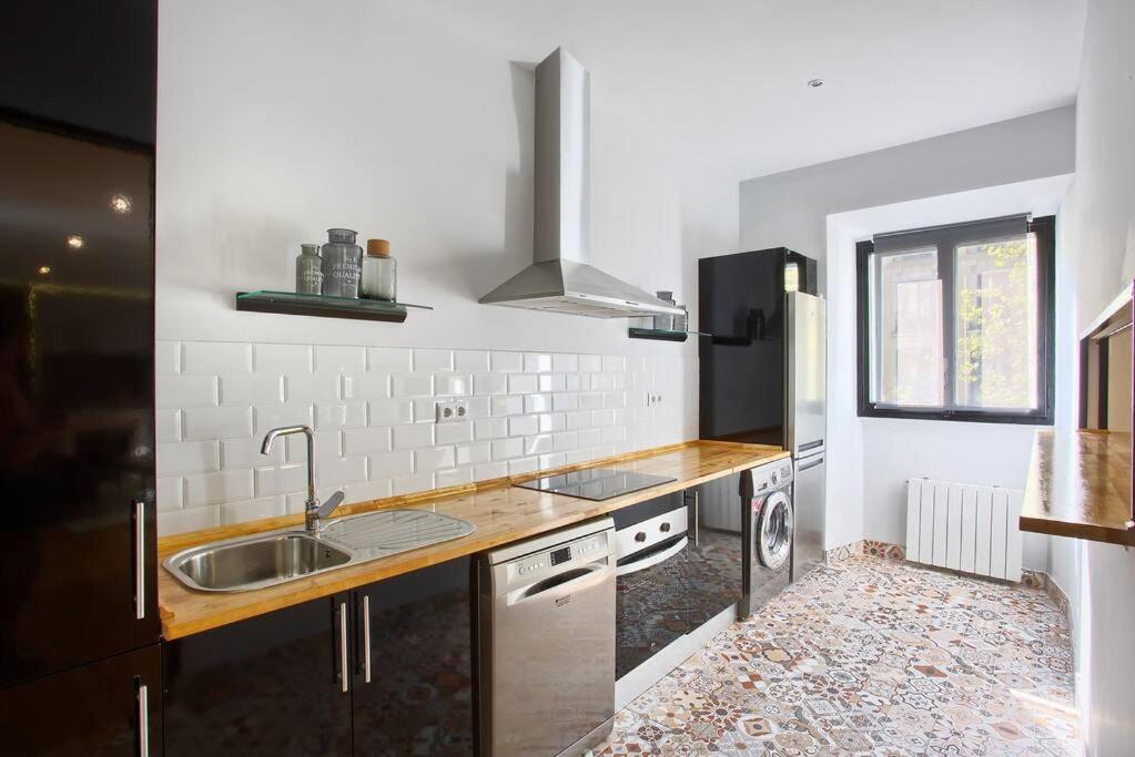 Claudio Coello I, By Presidence Apartment *