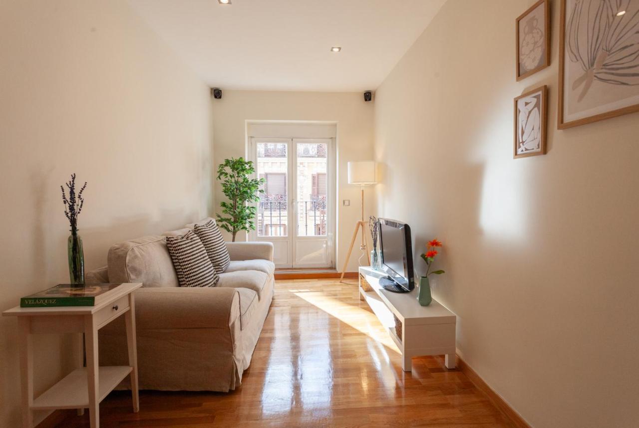 Apartment Piso Con Dos Frente A Plaza Mayor *