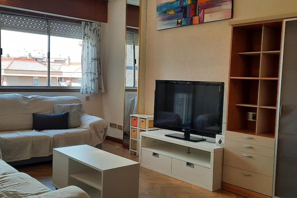 Piso Amplio, Iluminado Y Muy Bien Comunicado Appartement Madrid