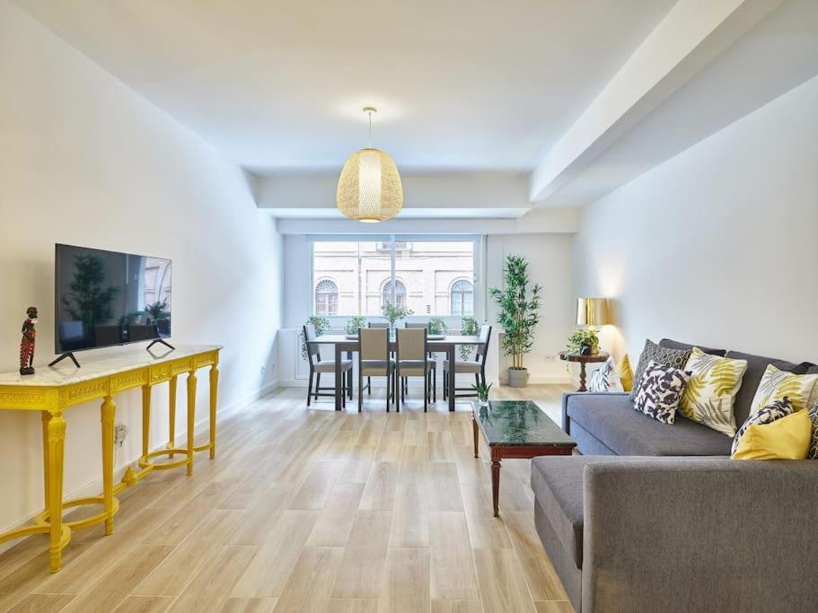 New.apto-ponzano. Luxe & Spacious 4rooms 3bathroom Appartamento