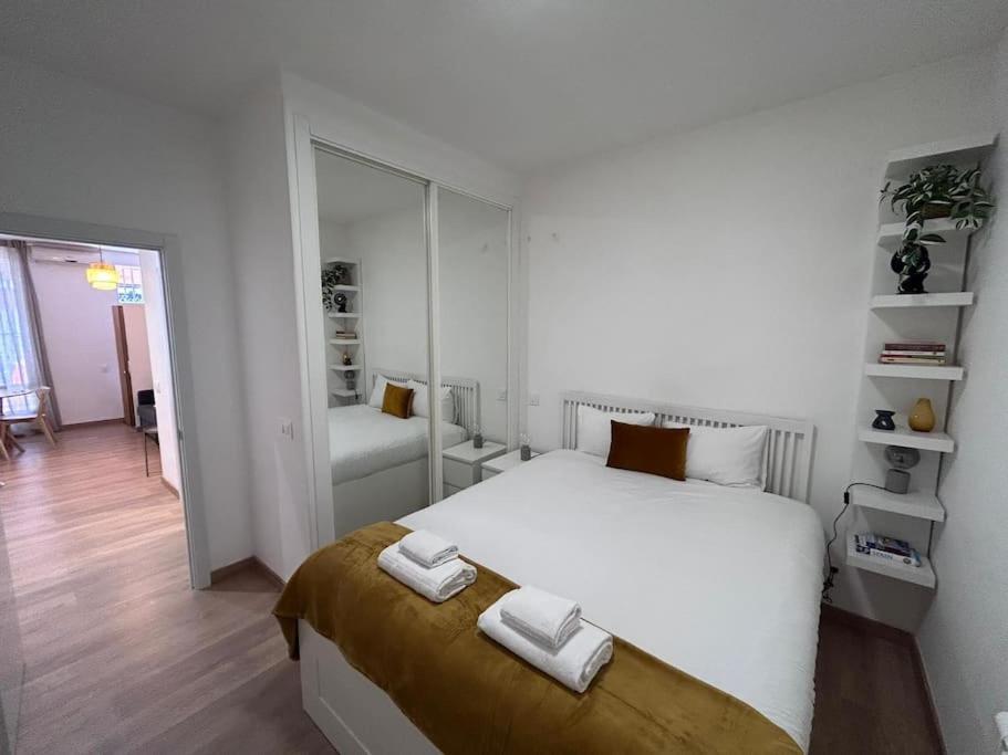 On Street Level In Vallecas. Pnu Appartement