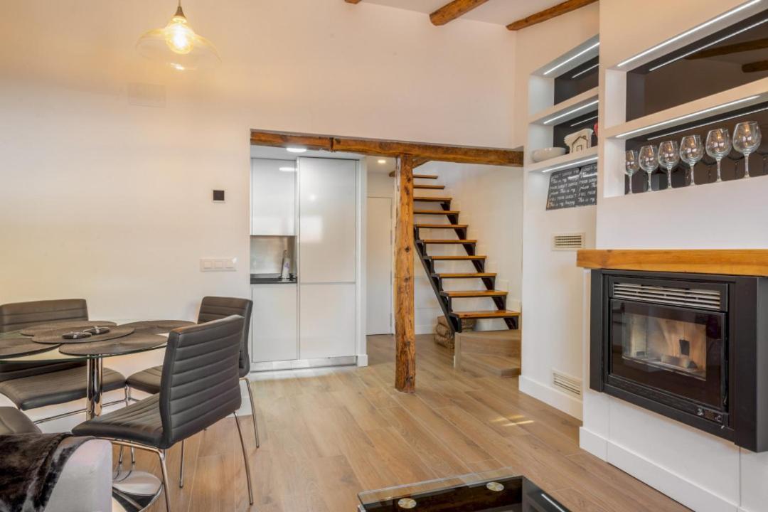 Bright Duplex- 1bd 1,5 Bth - Sol * Madrid