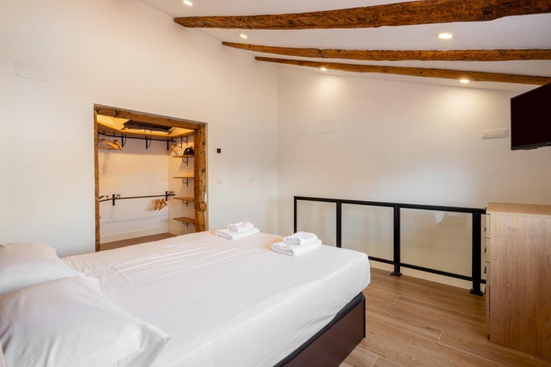 Bright Duplex- 1bd 1,5 Bth - Sol *