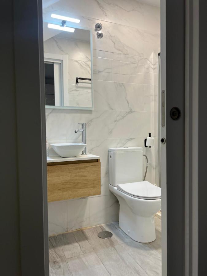 Para 10 Personas En Barrio Del Pilar Madrid