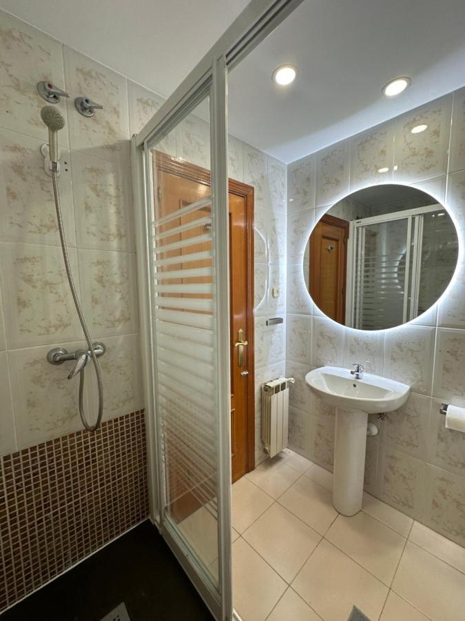 Alojamiento Urgel Apartment *