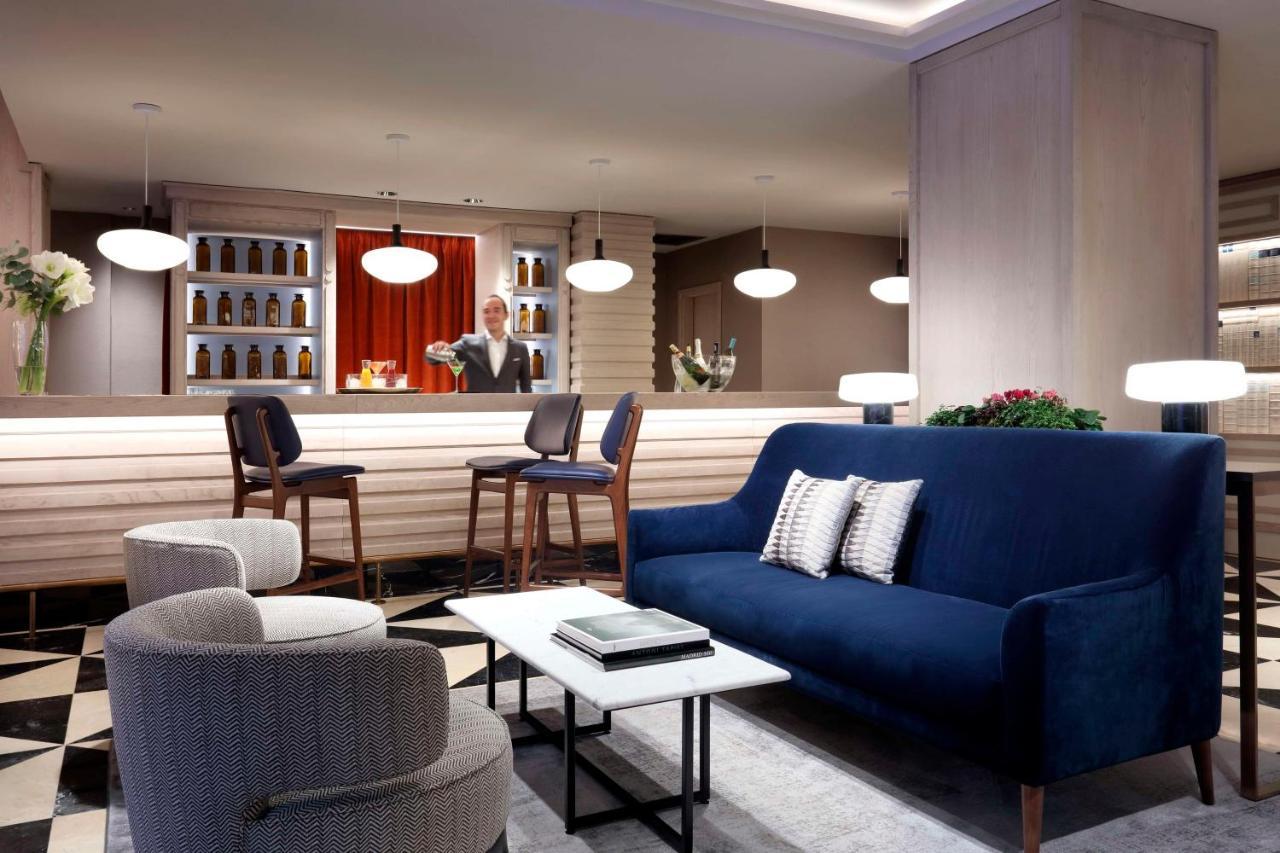 Hyatt Regency Hesperia Hotel