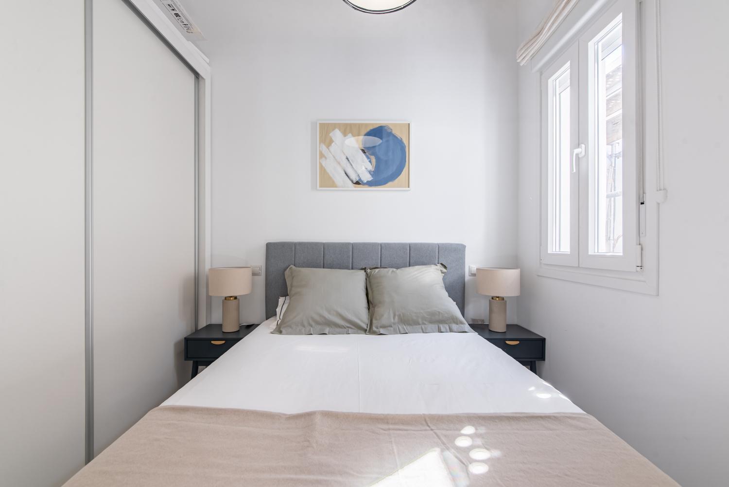 Deluxe. 2br 1bt. Elevator. Apartamento *