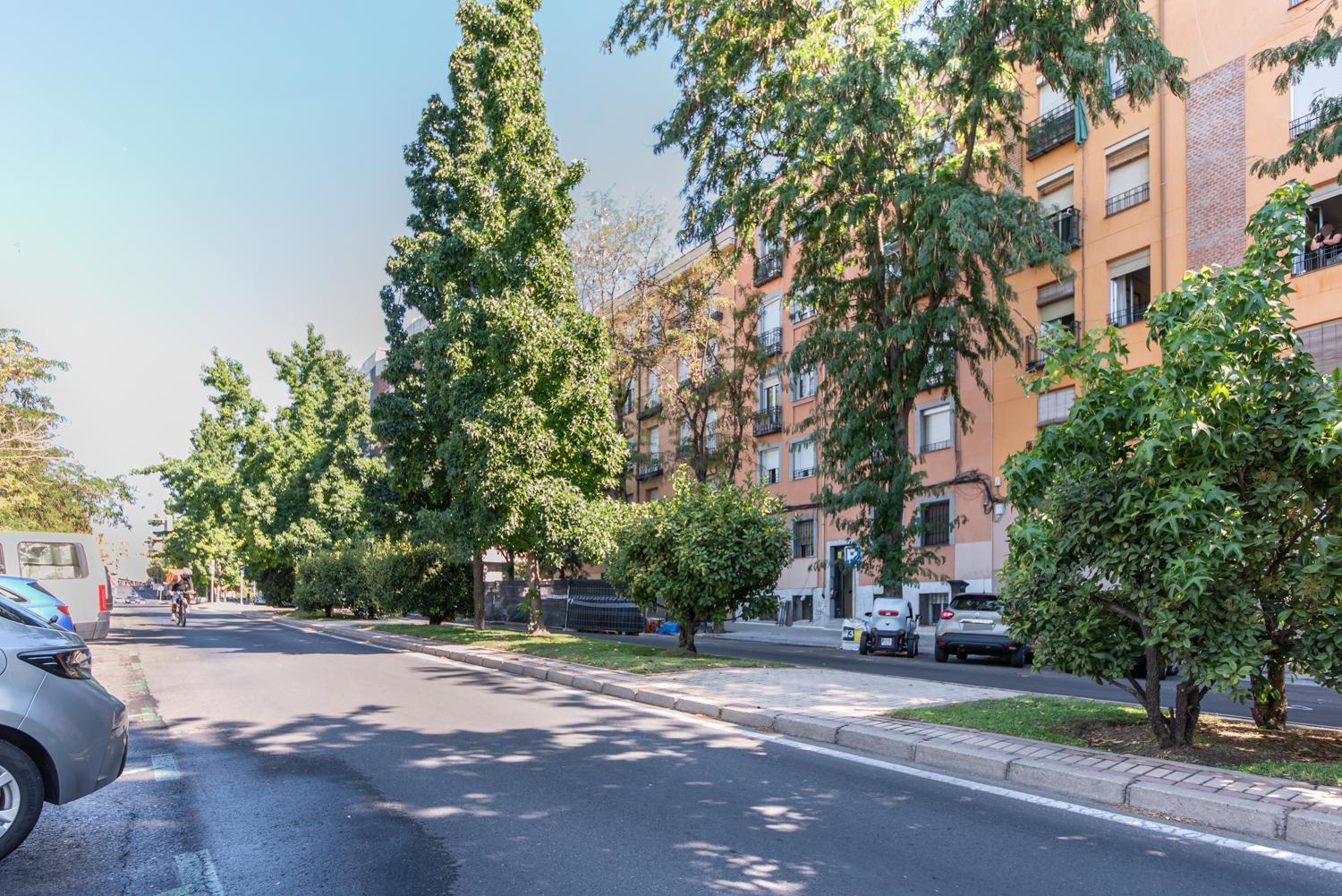 Deluxe. 2br 1bt. Elevator. Apartamento Madri