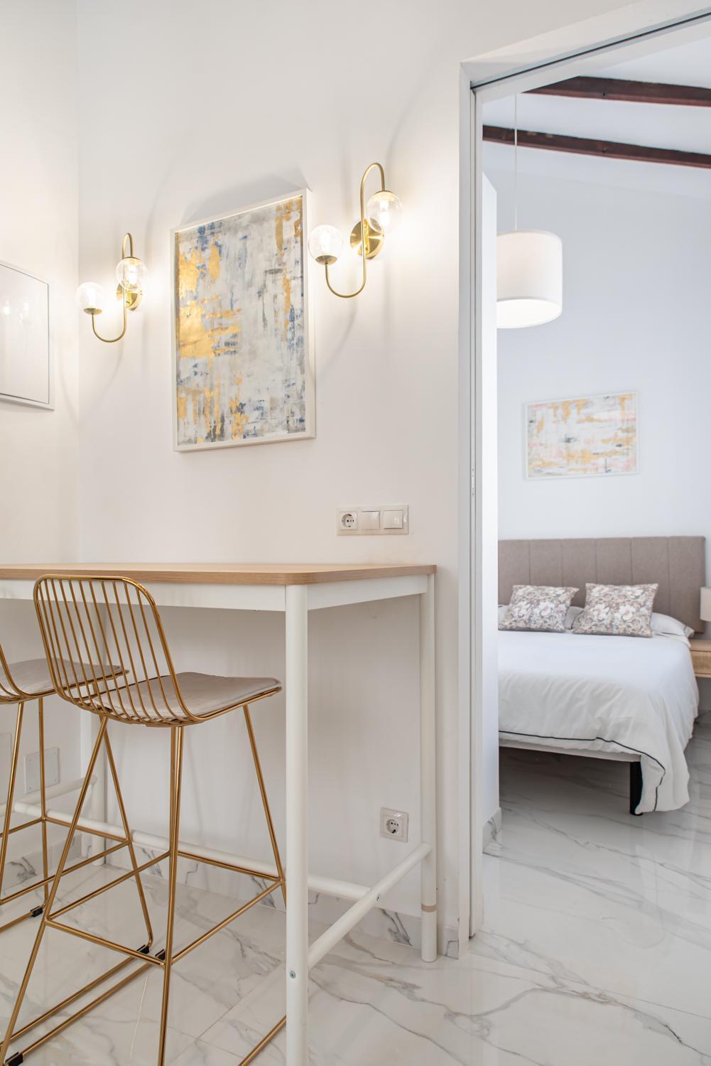 Deluxe. 2br 1bt. Elevator. * Madri