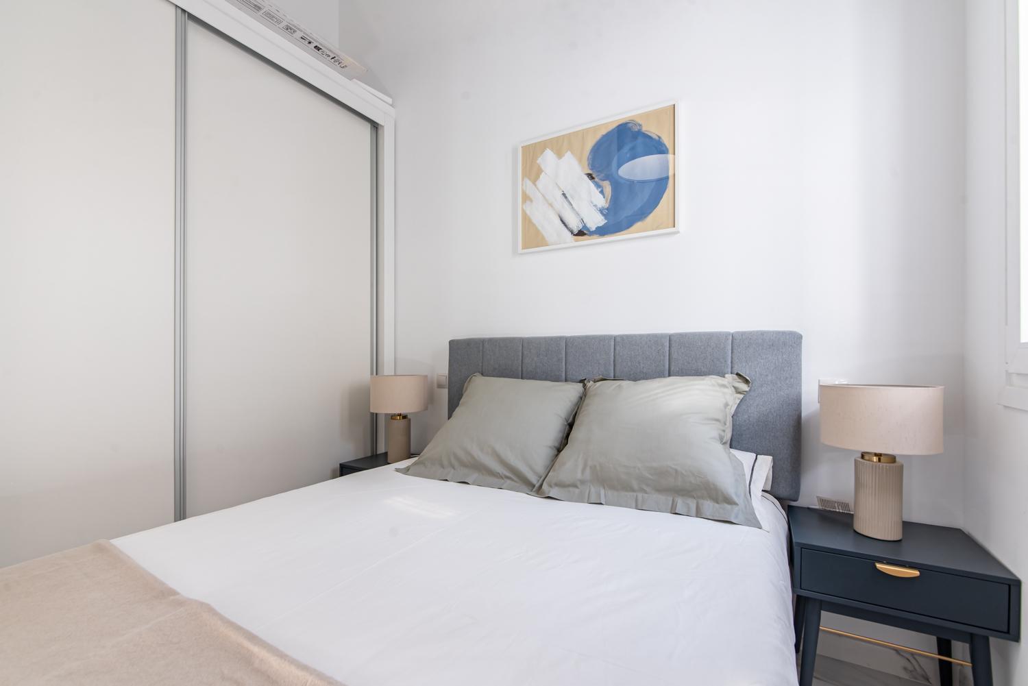 Deluxe. 2br 1bt. Elevator. Apartamento Madri