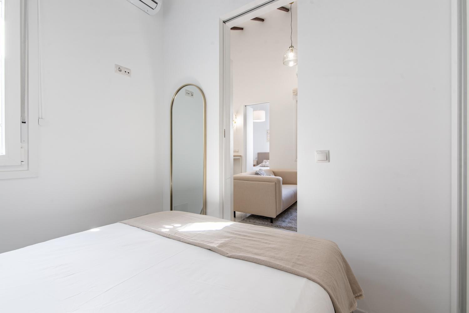 Deluxe. 2br 1bt. Elevator. * Madri