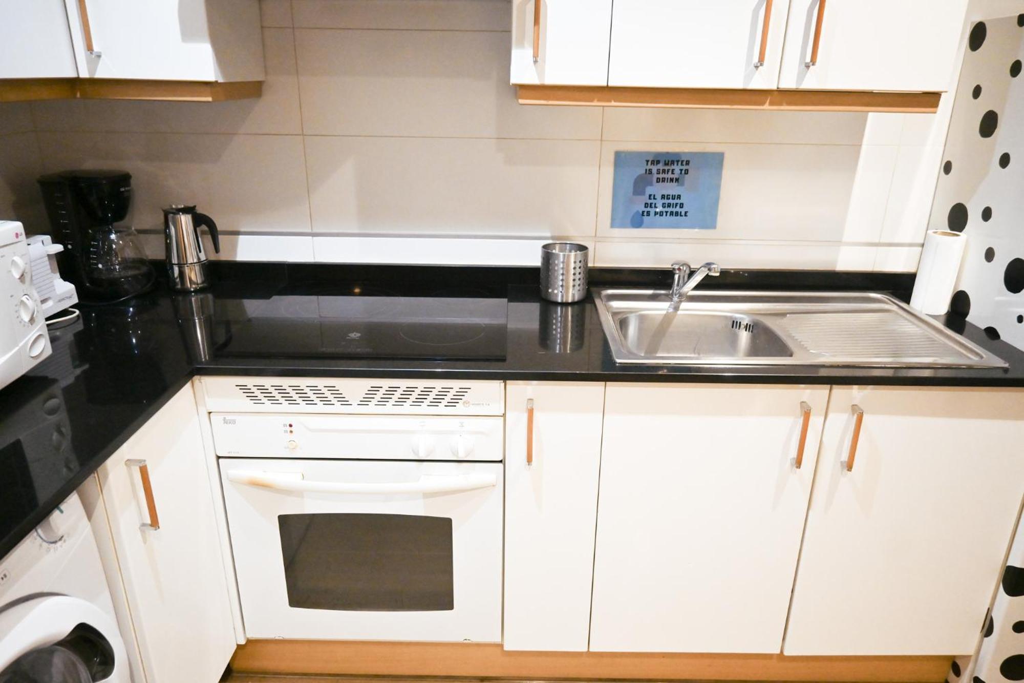 Apartamento For Temporal Cava Baja-la Latina Cab36 *