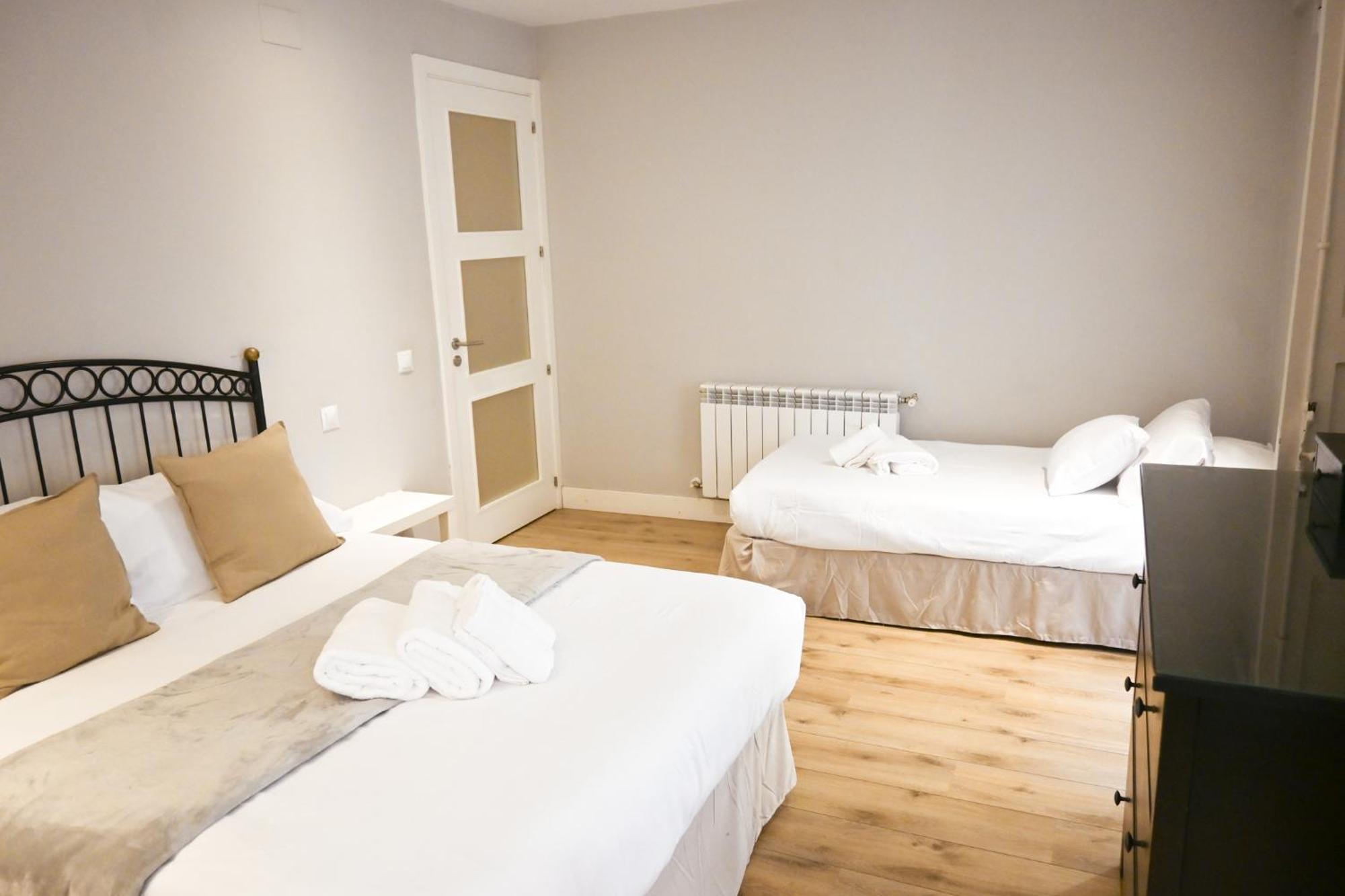 Apartamento For Temporal Cava Baja-la Latina Cab36 *
