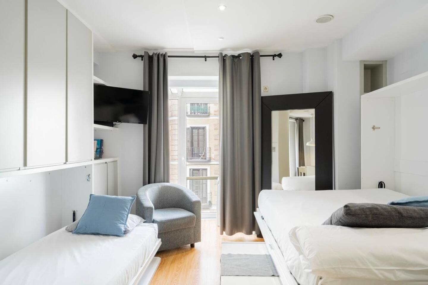 Con Balcon A Calle Mayor Ideal Parejas Apartment Madrid