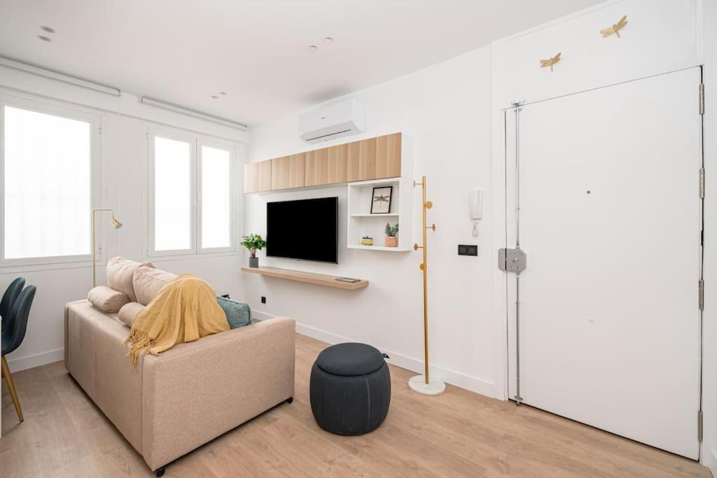 Lalatina I Calle Costanilla San Pedro 1br 1bh Madrid