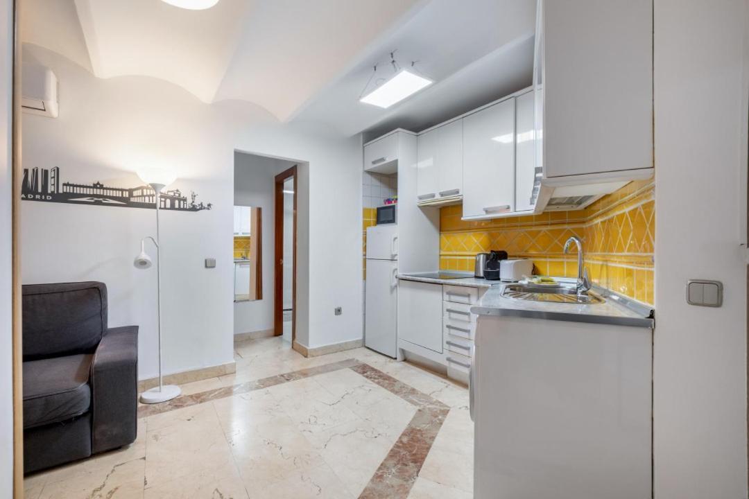Apartment 2 Bedroom 1 Bathroom Furnished - Sol - Cozy Vintage - Mintystay