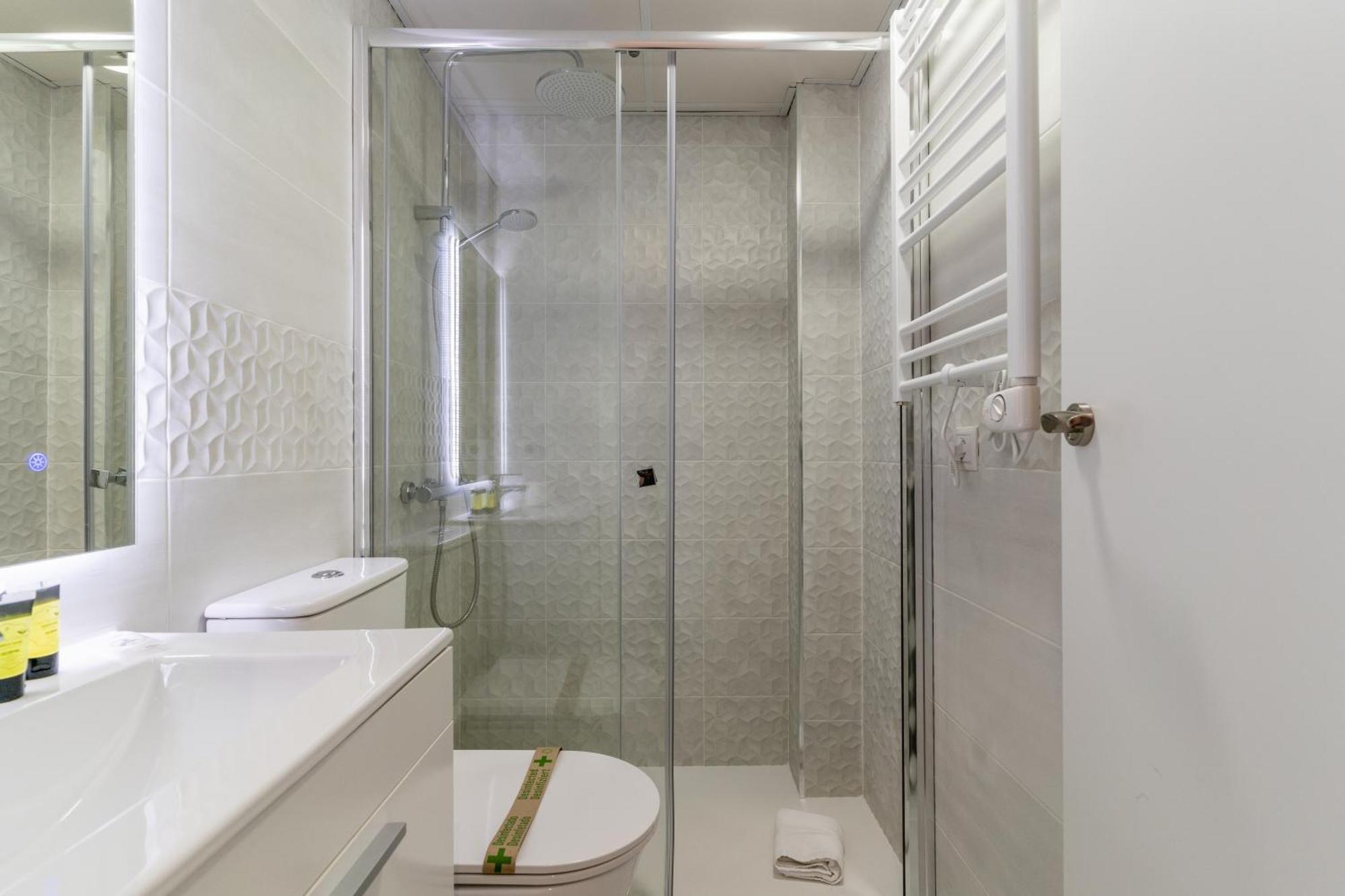 Modern Studio-1bathroom-chueca Apartment