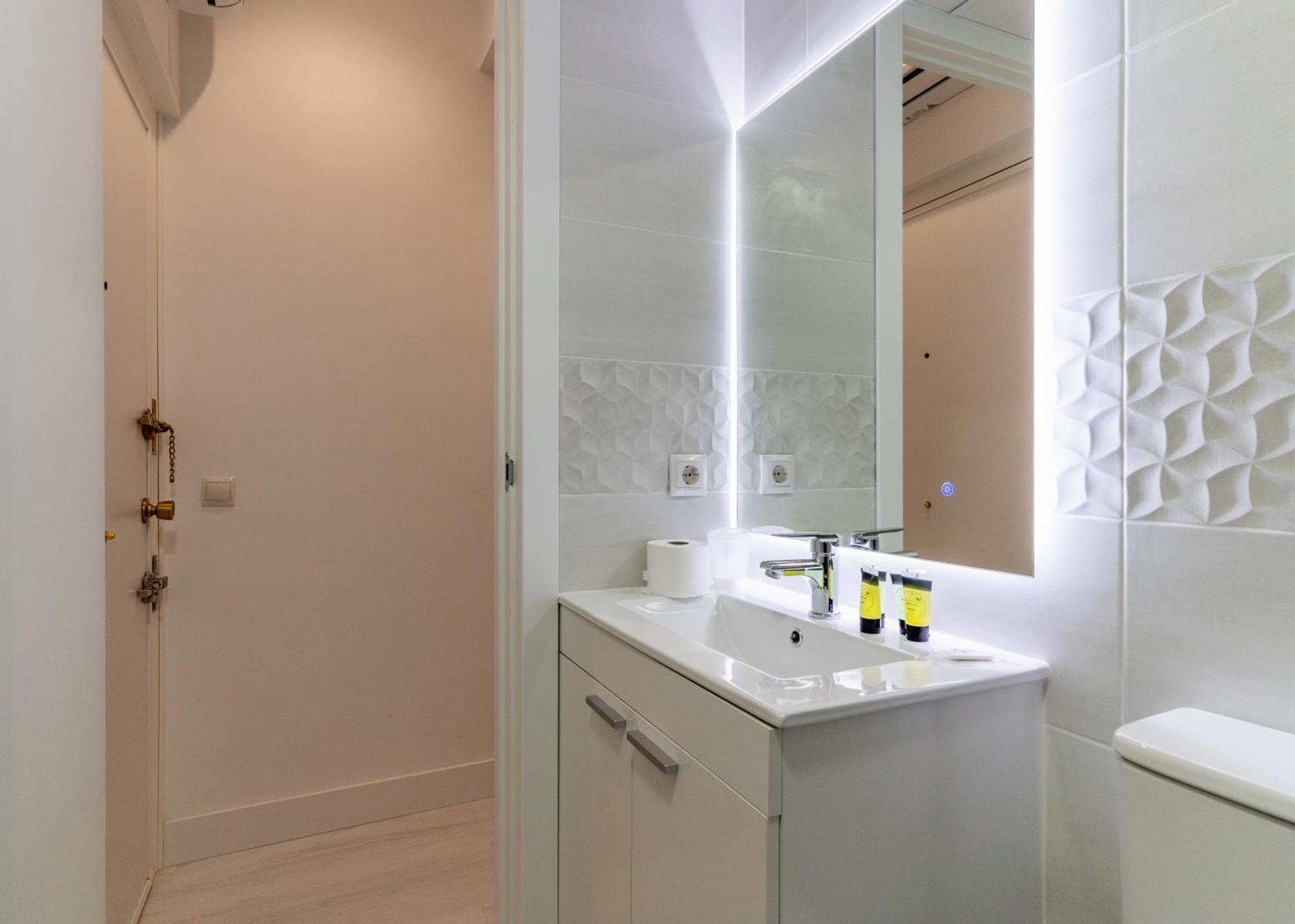Modern Studio-1bathroom-chueca * Madrid