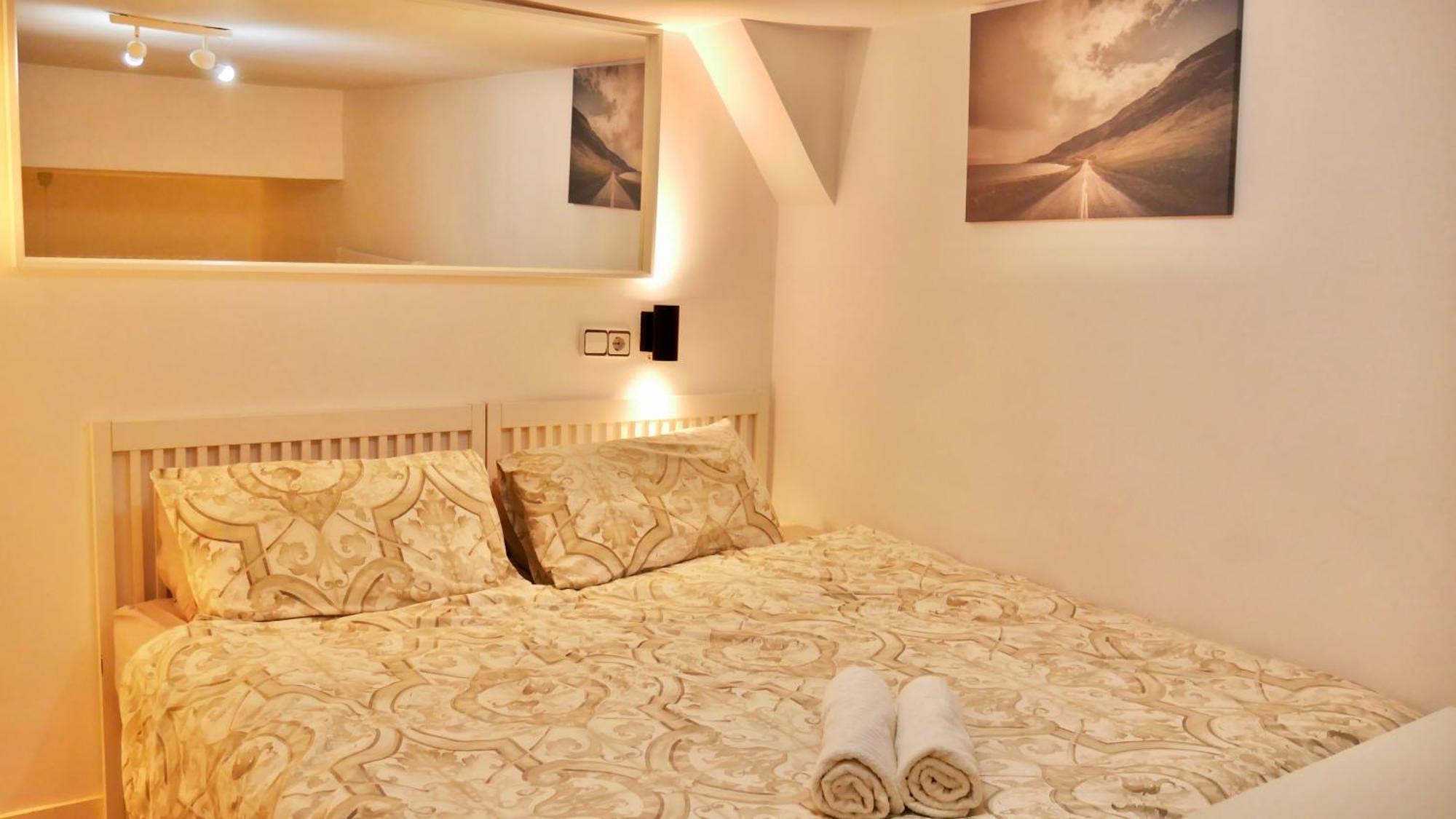 Apartment Duplex La Latina Centro Madrid
