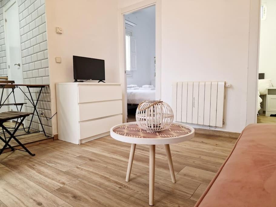 Apartamento For Encantador Piso Temporal En Chamberi 2 Dormitorios, Hidromasaje Y Luz Natural Pon23