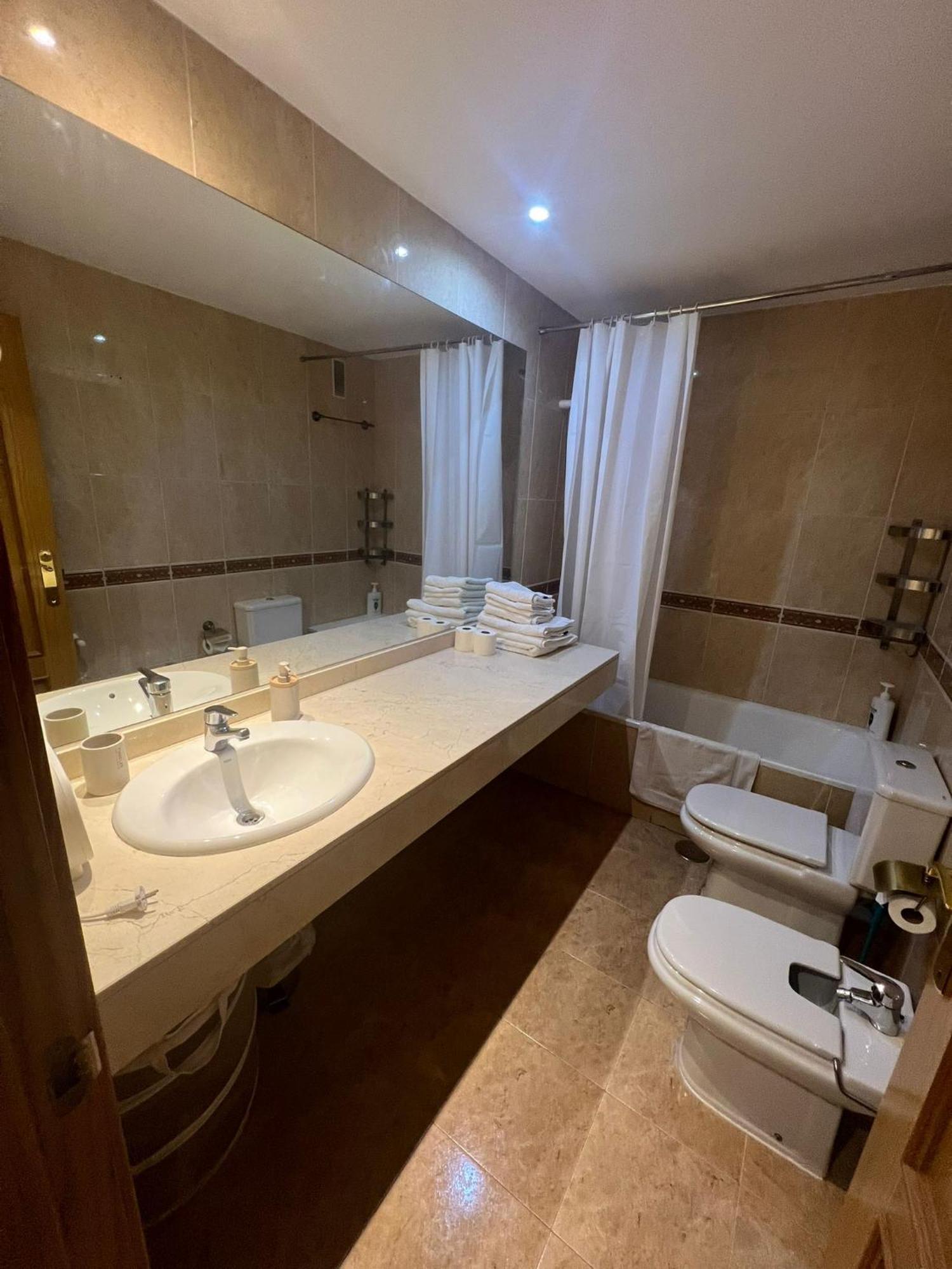 Apartamento De 2 Con Bano Privado *