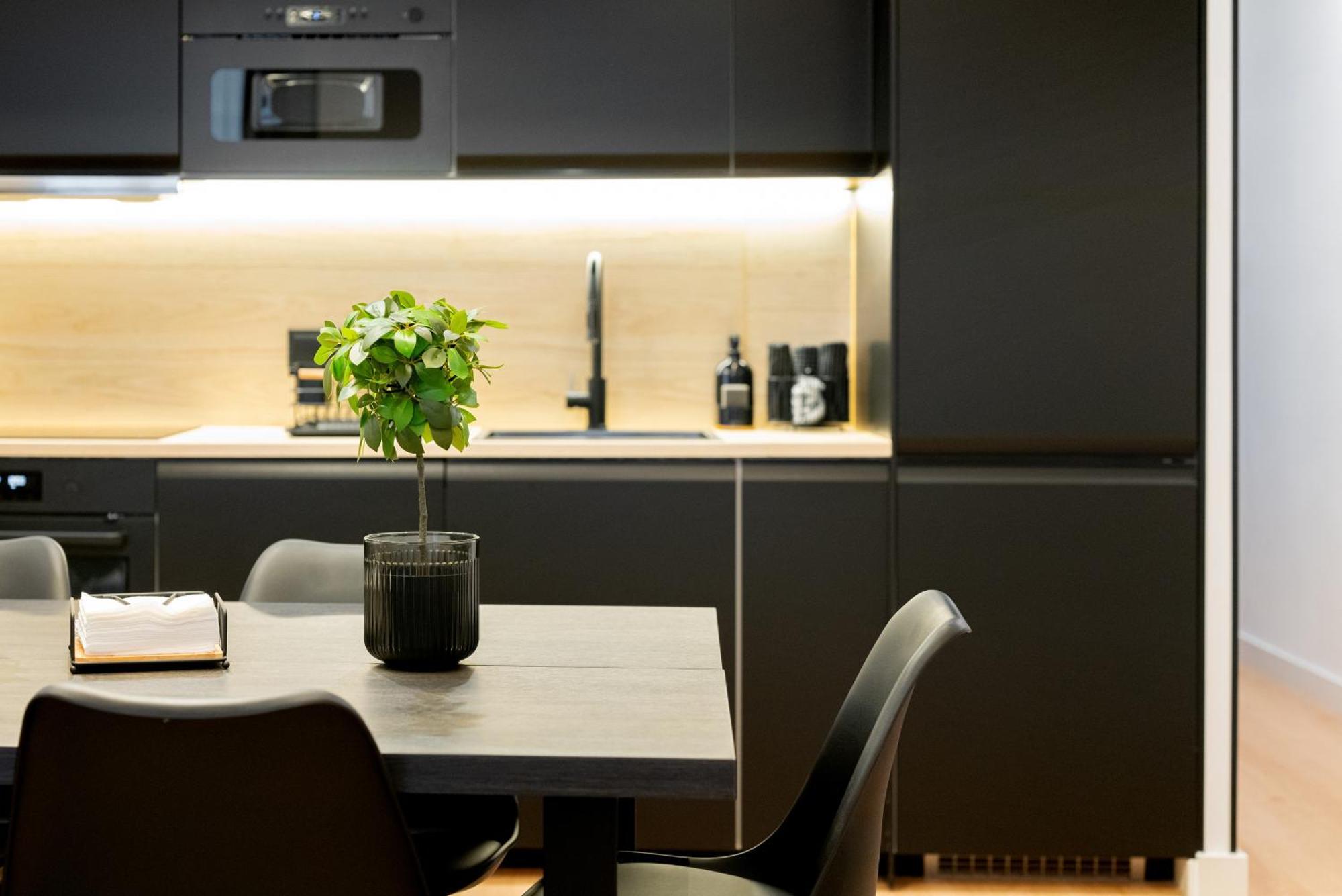 Appartement Honey In The Center Of *
