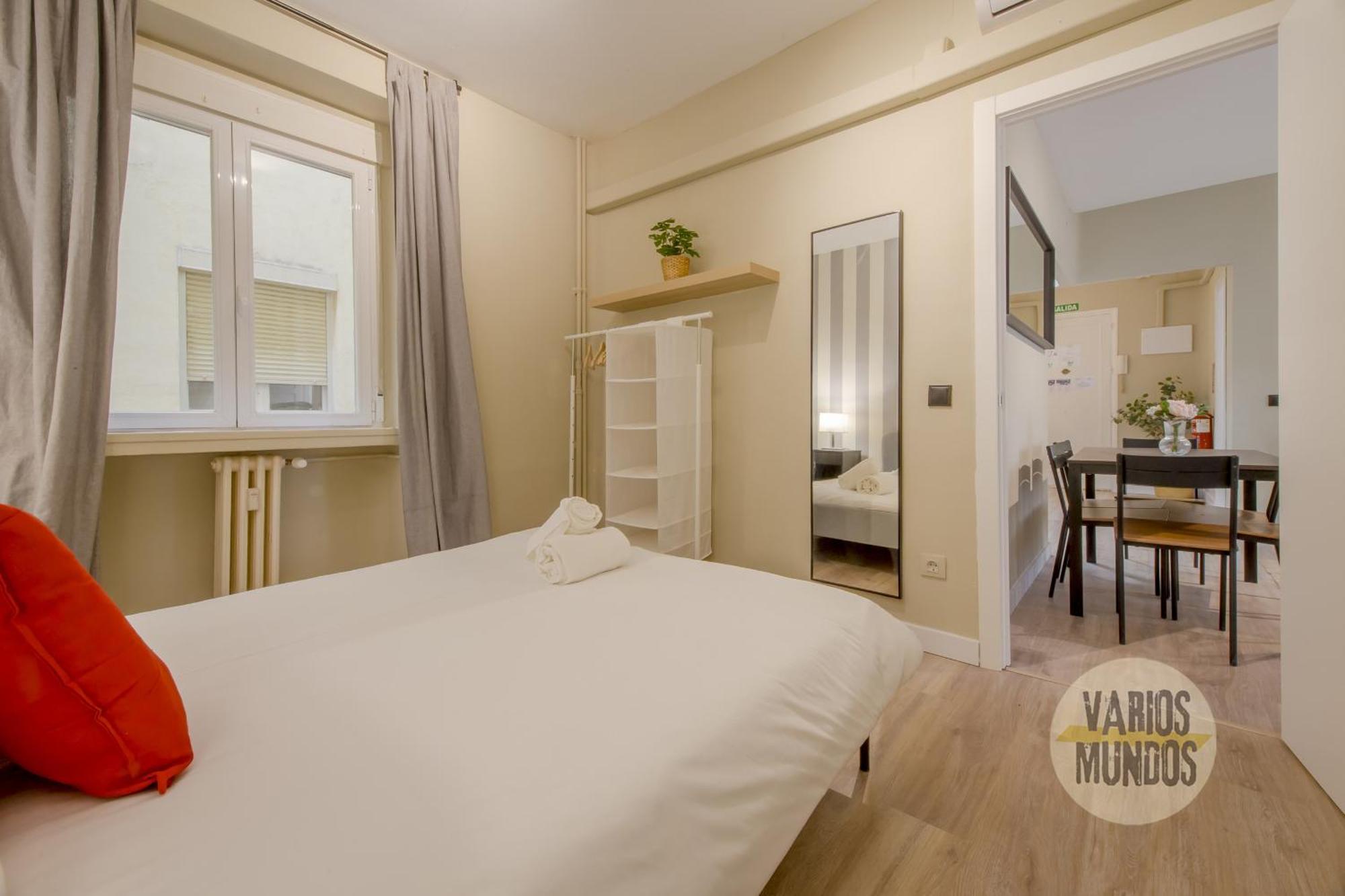 Practico 7pax En Calle Santa Ana Centro De Appartement