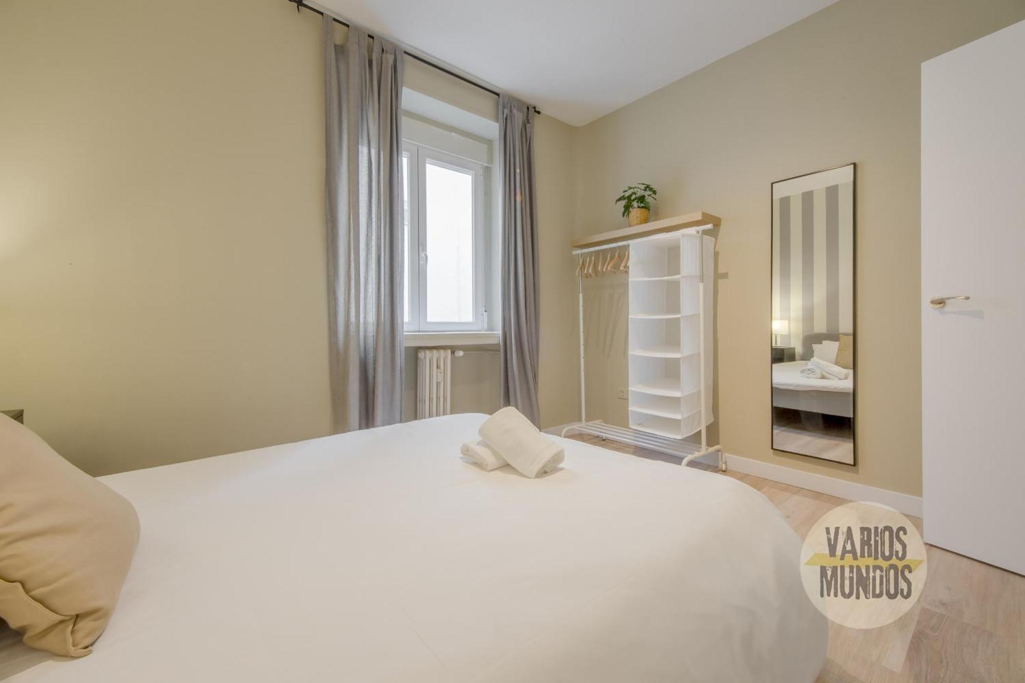Practico 7pax En Calle Santa Ana Centro De Appartement