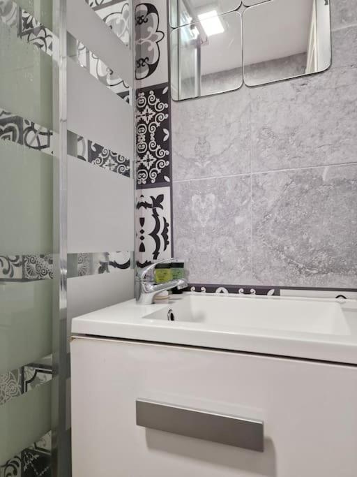 Apartamento For Encantador Piso Temporal En Chamberi 2 Dormitorios, Hidromasaje Y Luz Natural Pon23