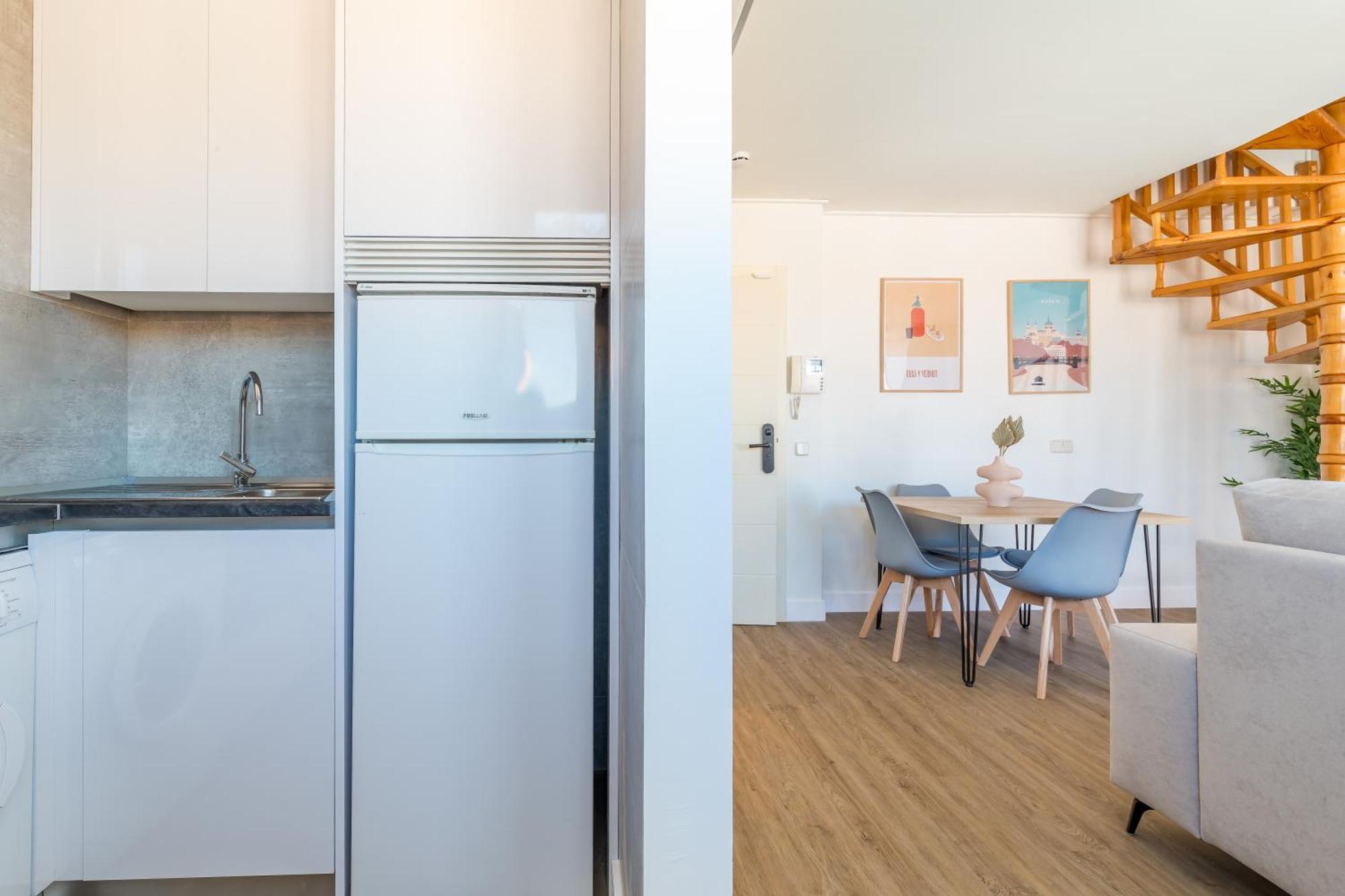 Caterina Cuatro Torres Apartment *