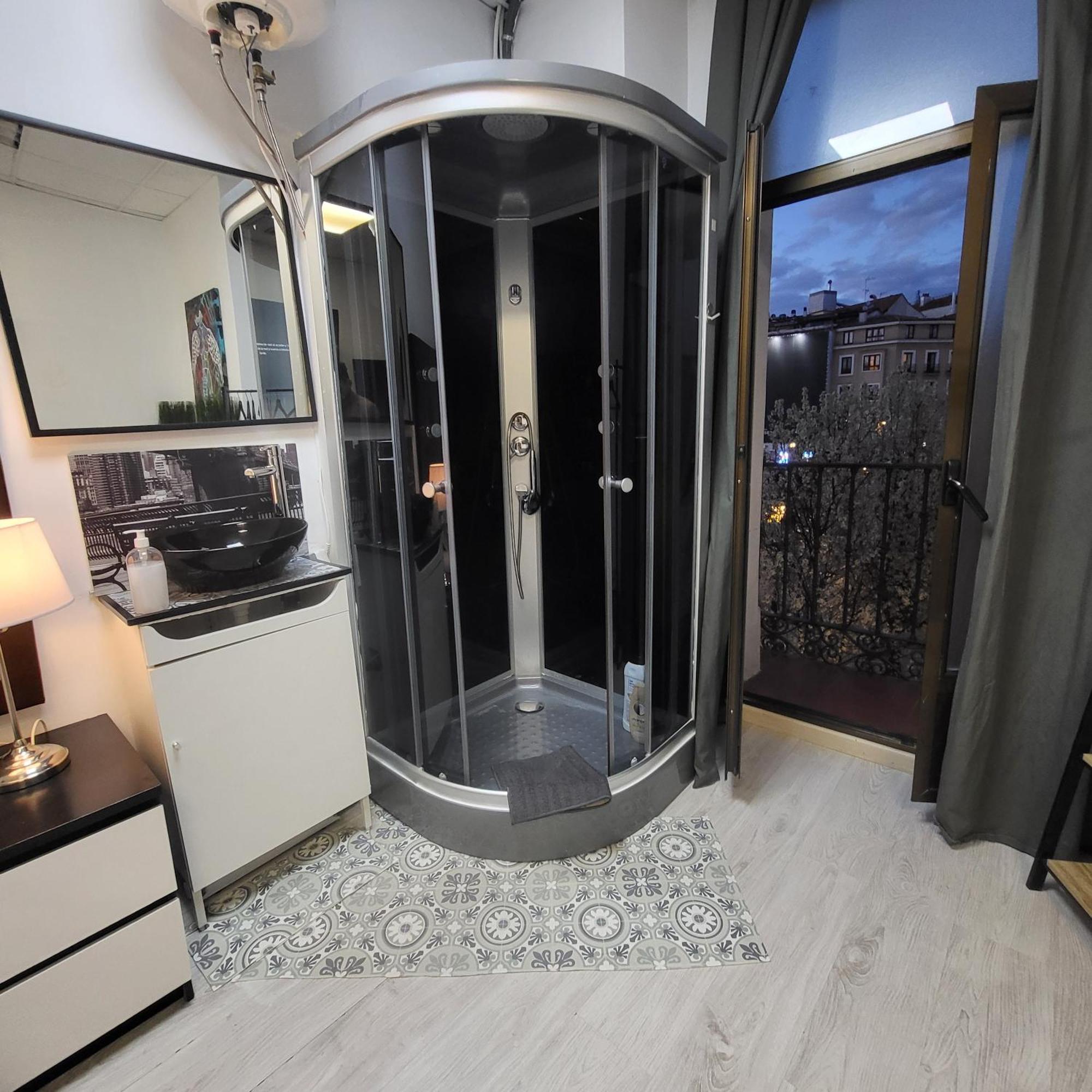 Opera Apartment *