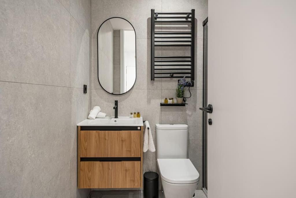Lalatina I Calle Costanilla San Pedro 1br 1bh