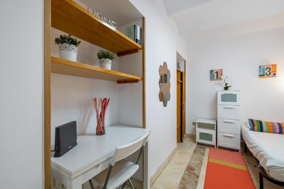 2 Bedroom 1 Bathroom Furnished - Sol - Cozy Vintage - Mintystay * Madrid