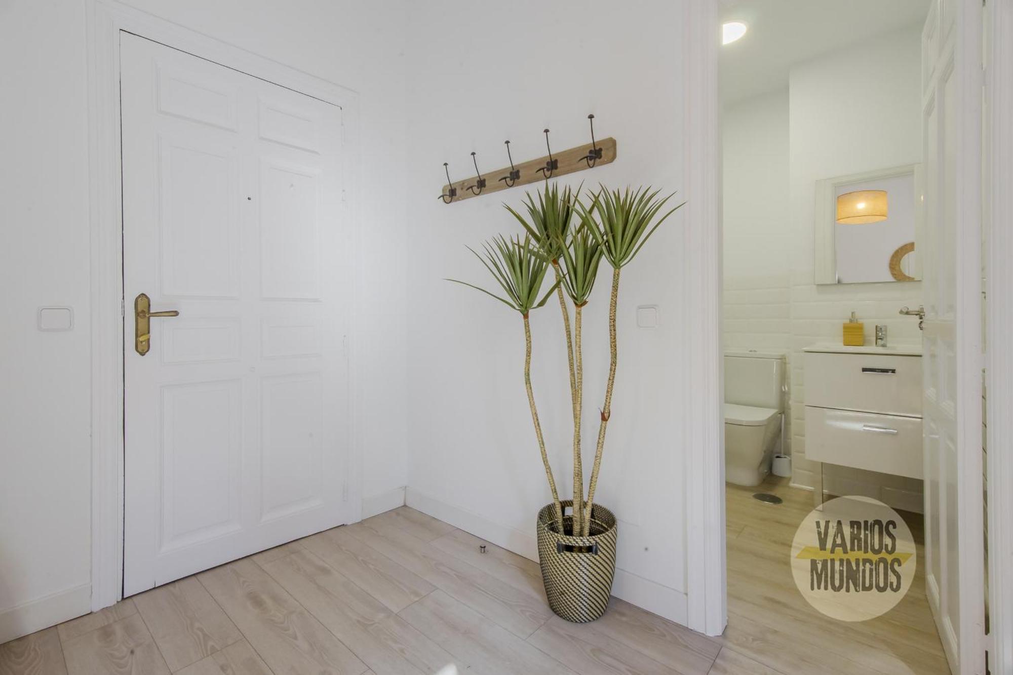 Apartment Elegant 4pax En Letras-cortes Madrid