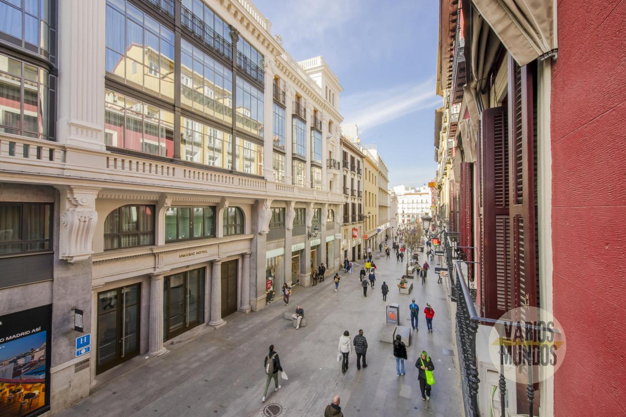 A Tus Pies 4, Carretas 25 Appartement *