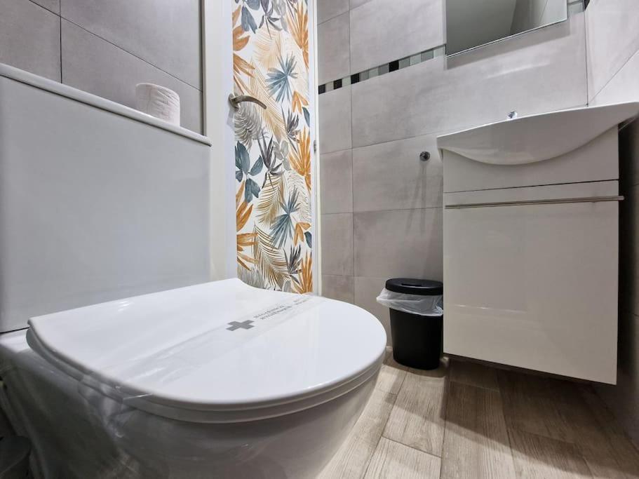Mediodia Chica Apartamento Tipo Loft En La Latina Appartamento Madrid