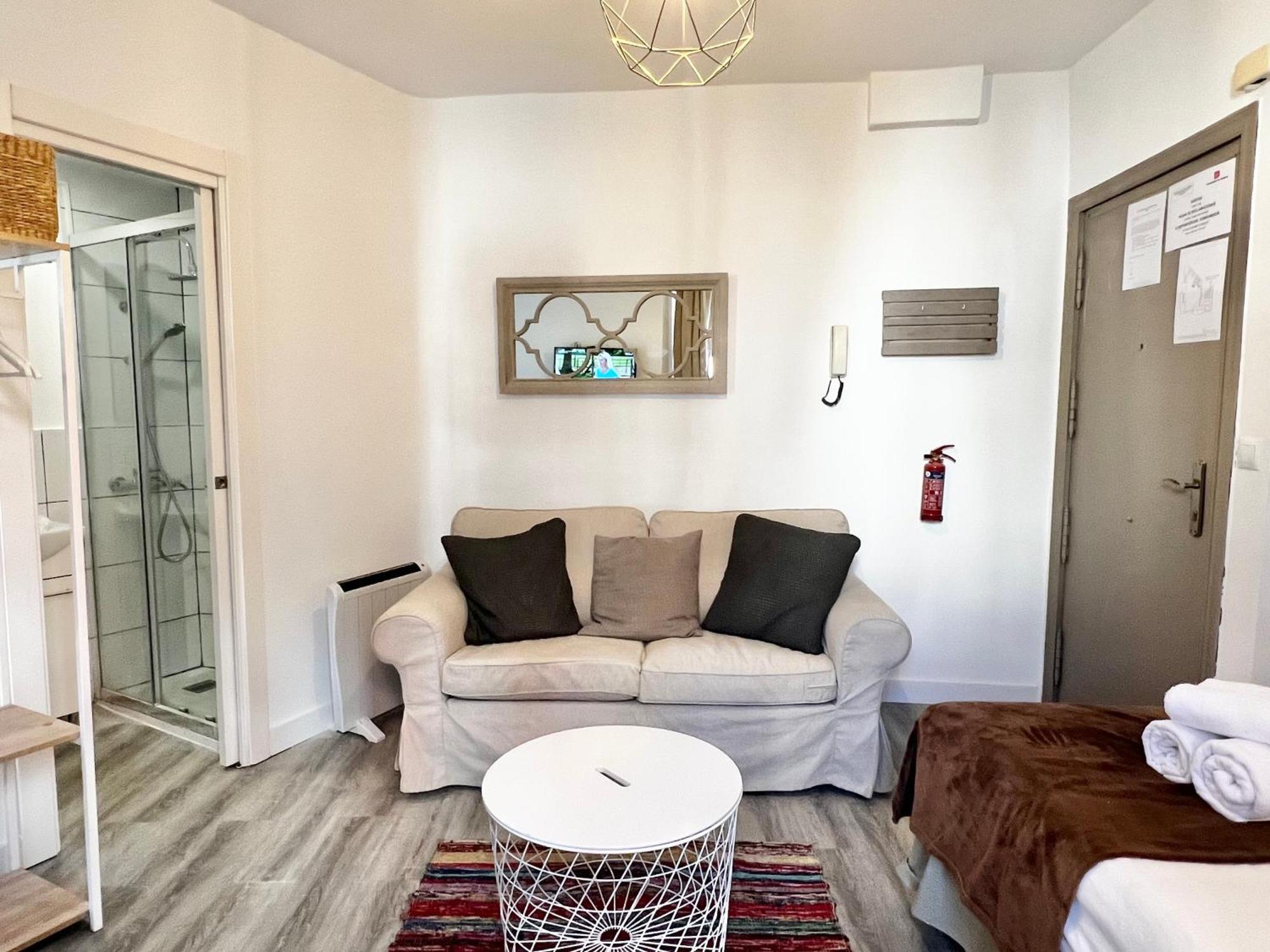 Estudio Puerta Cerrada Apartment