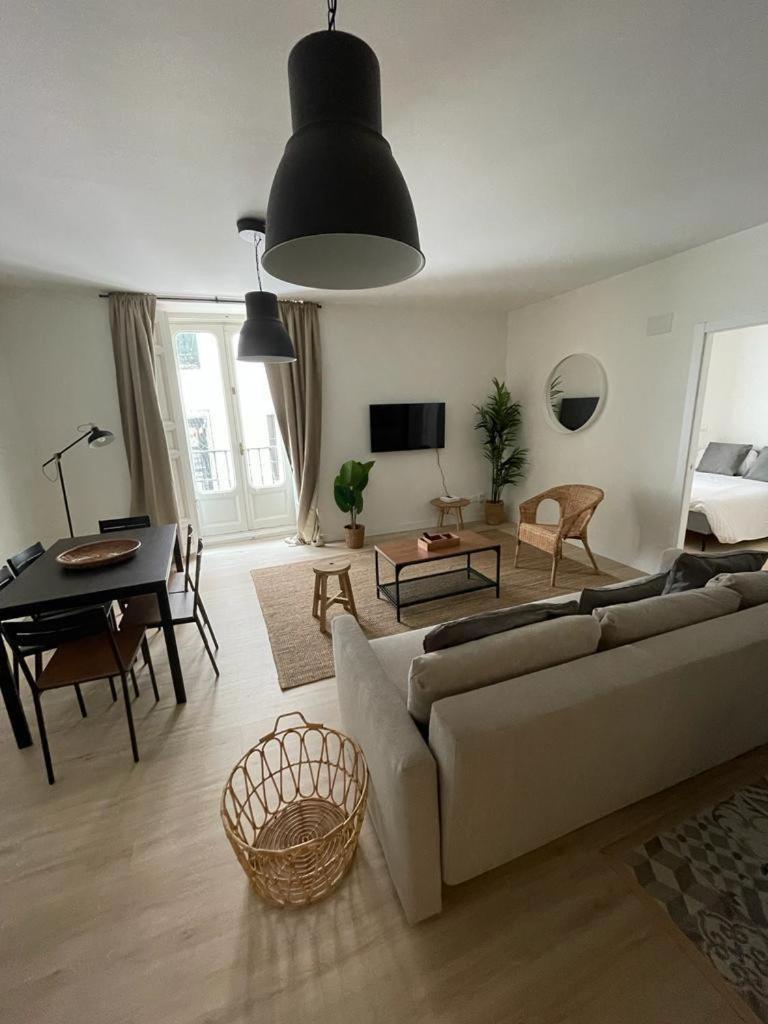 Appartamento Cozy&new 6pax En La Plaza De Tirso - E1
