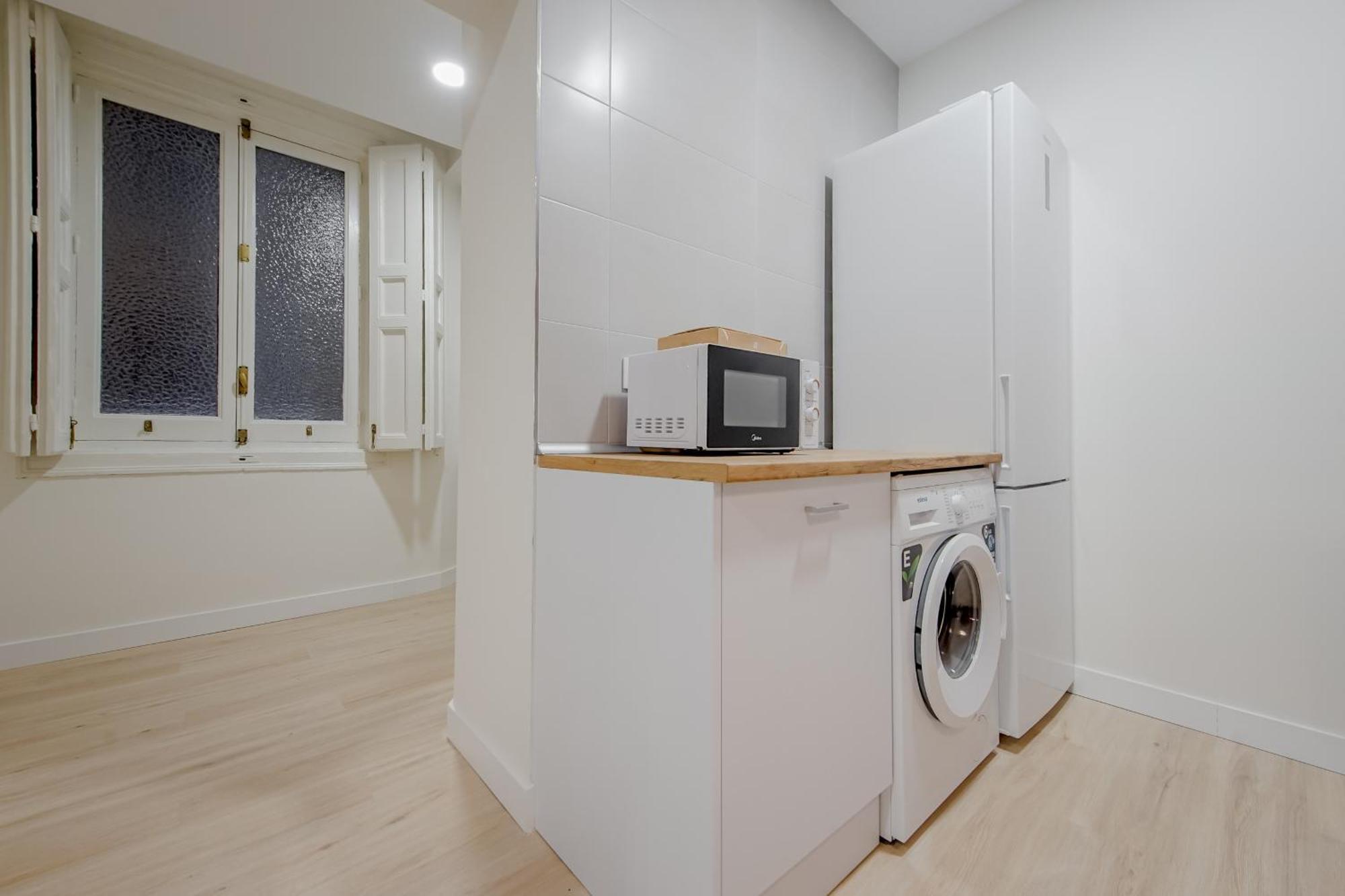Appartamento Cozy&new 6pax En La Plaza De Tirso - E1