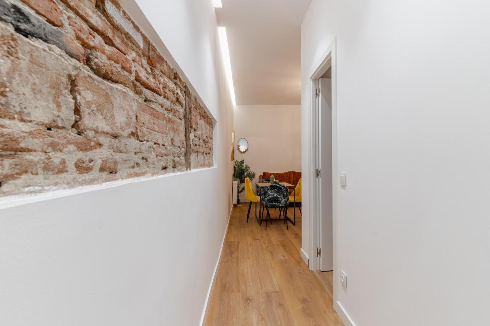Apartamento Cozy Central-2bd 2bth-chueca *